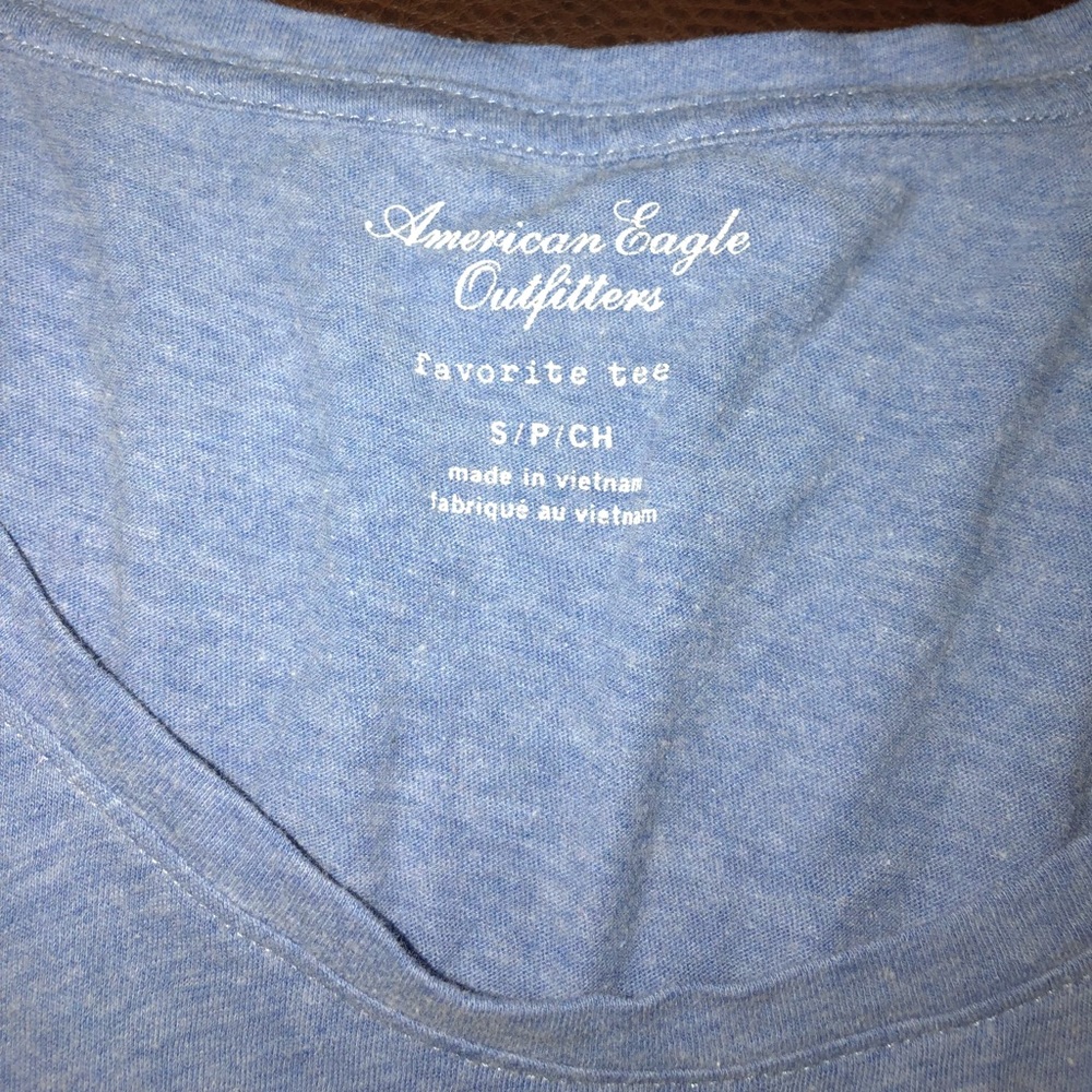 Cute long sleeve American eagle top